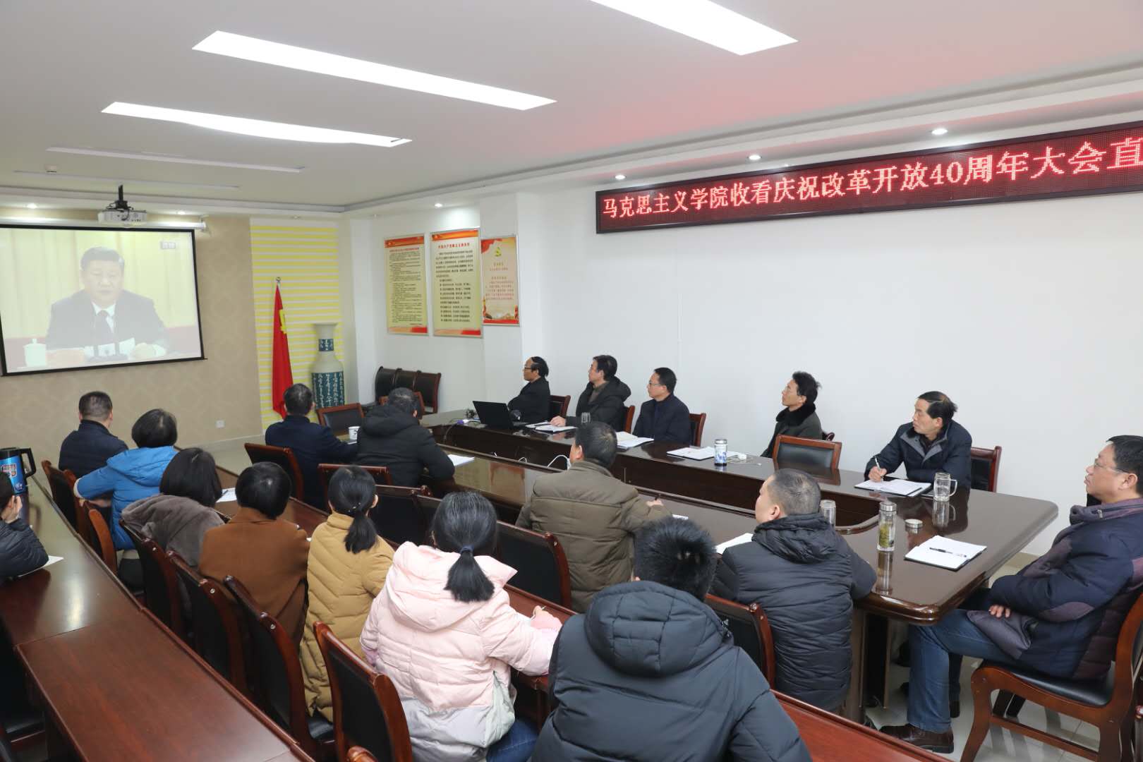 1C318?e=.jpg 1C318?e=.jpg