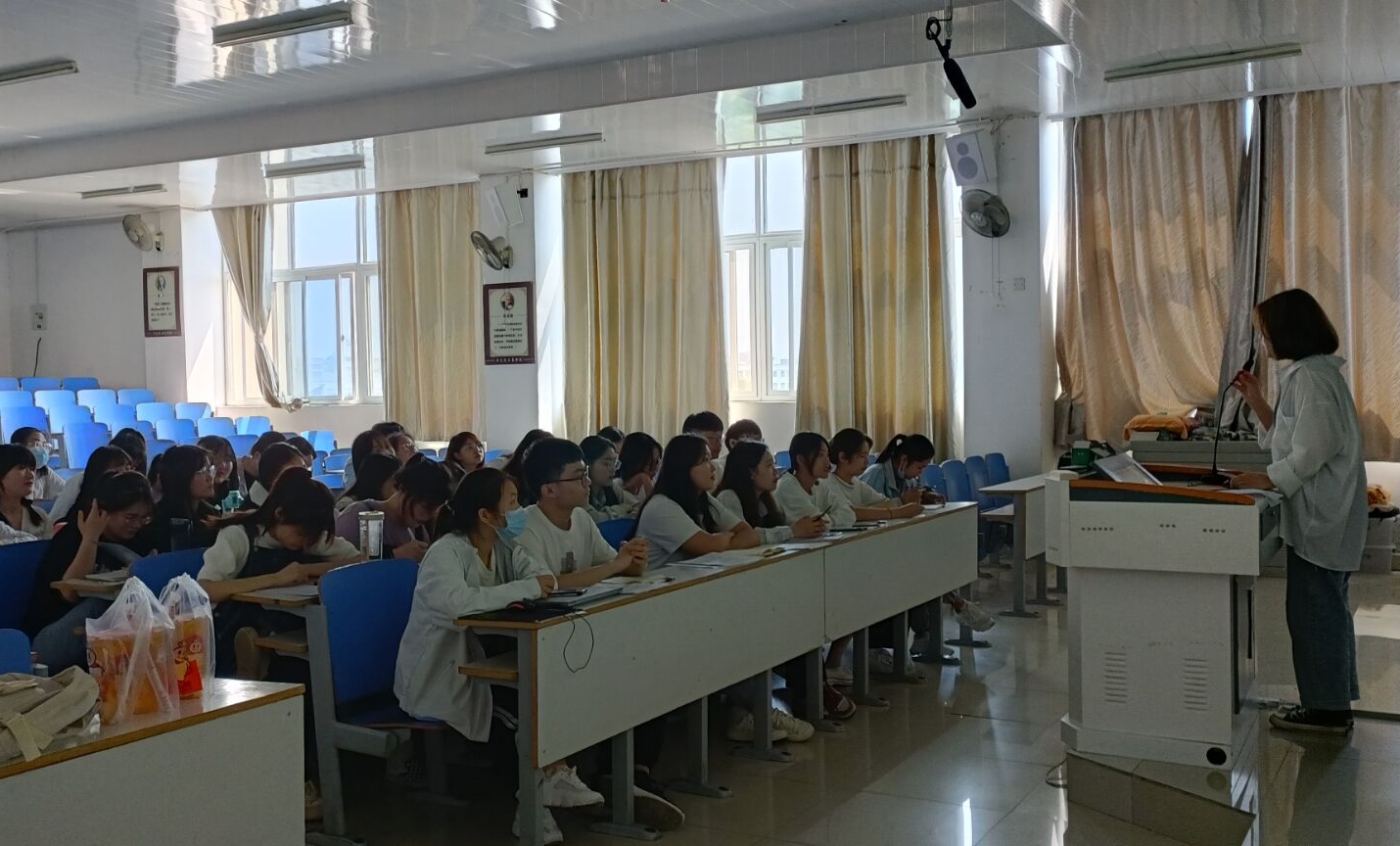 南湖理论研讨社第二十七届社团换届竞选大会.jpg 南湖理论研讨社第二十七届社团换届竞选大会.jpg